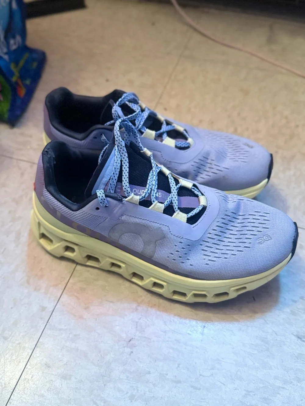 On Running cloudmonster Light gray and Neon Yellow Cloudtec Running Shoes